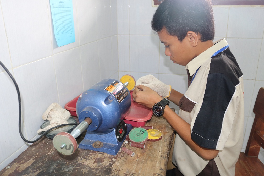 Pembuatan Perhiasan Pembuatan Perhiasan